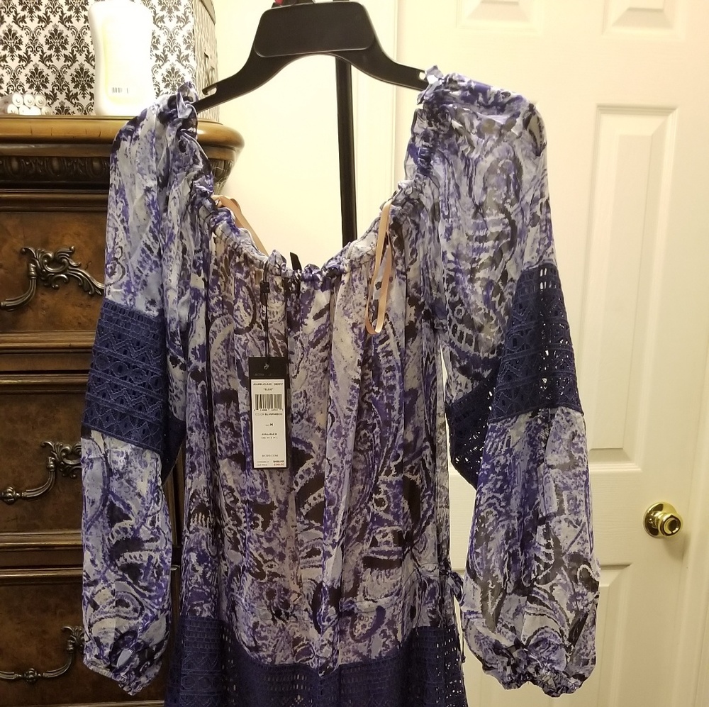 Beautiful bcbgmaxazria lace pattern long dress